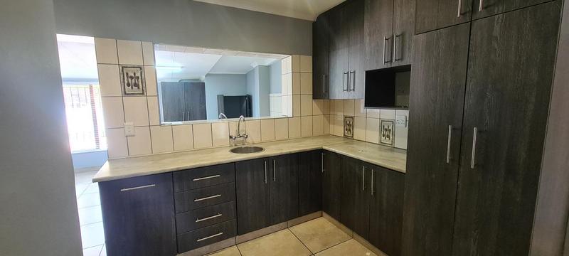 4 Bedroom Property for Sale in Fraaiuitsig Western Cape